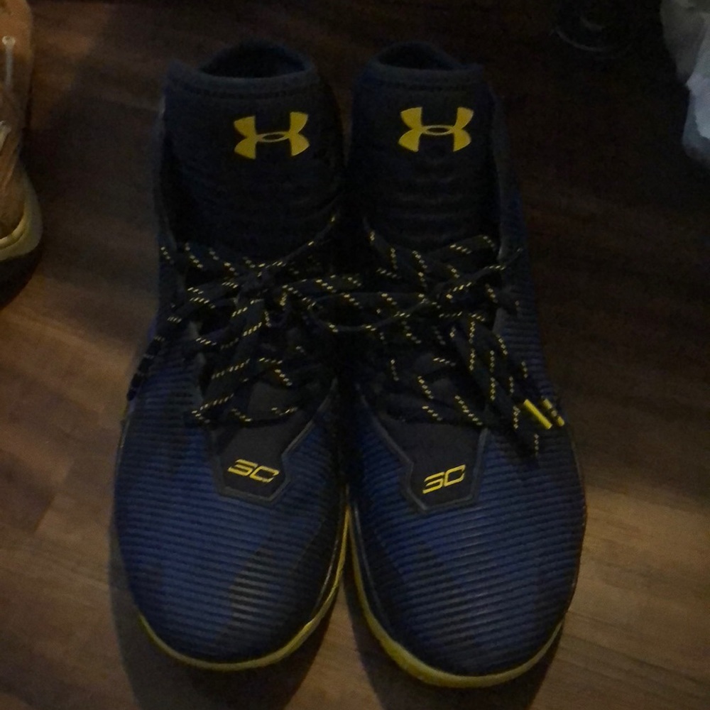 Men’s Under Armour Basketball Shoes